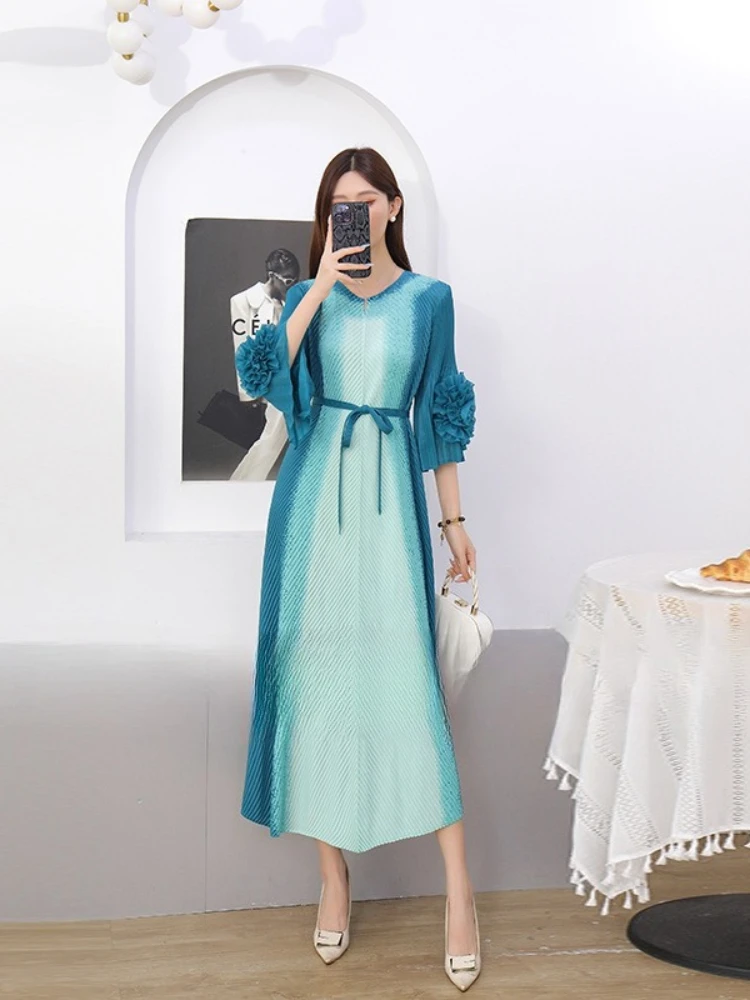 

Directly From The Manufacturer 2025 Autumn New Fashionable Sexy Pleated Women's Clothing Waist Lace-up Dress