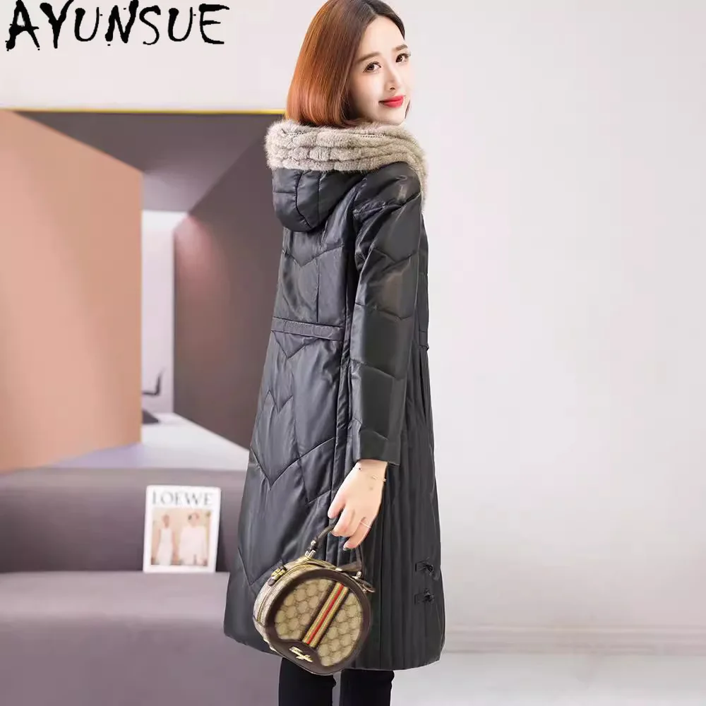 AYUNSUE 本物のシープスキン本革ジャケット女性 2025 織りミンクの毛皮の襟冬服ロングスタイルダウンコートレディースコート