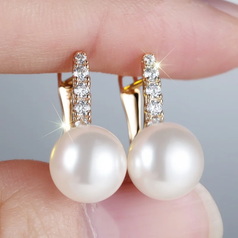 2026 New European and American Light Luxury Sparkling Zircon Pearl Earrings with Versatile Style and High End Jewelry for Women
