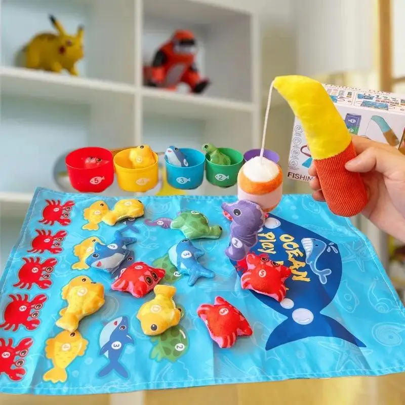 Juguete Montessori para niños pequeños que combina con conteo de números, clasificación de colores con juego de pesca de tela y tazas apilables