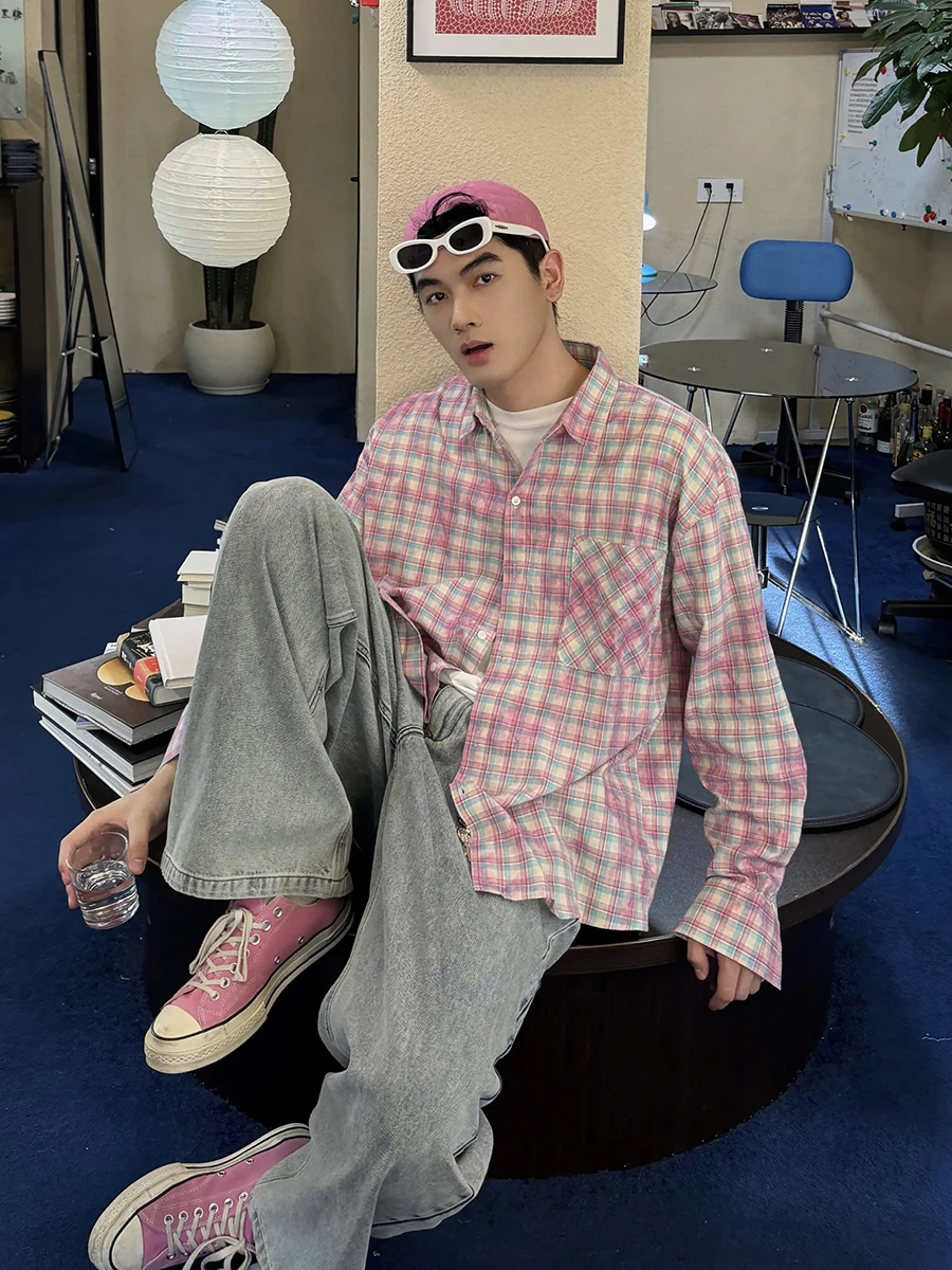 

LLAI Vintage American Dyeing Color Blo Long Sve Plaid irt Men Women Casual Loose Versatile Trendy Button up Top