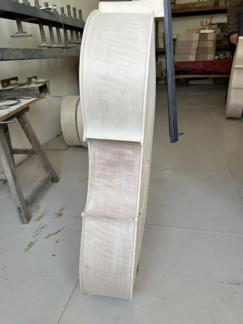 لوحة أصابع من خشب القيقب باللون الأبيض غير المكتمل 4/4 Cello Flames ورقبة سوداء من خشب الأبنوس 4/4-1/4