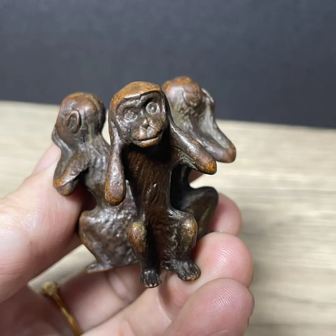 Retro Returmed Solid Copper Three Wise Monkeys Mini Sculpture Hand Play Piece Antique Bronze Ware Tea Pet Teapot Lid Rest