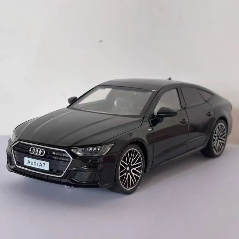 1:24 アウディ A7 おもちゃの車モデルダイキャスト合金車両ミニチュアプルバックサウンド & ライトドア開閉可能なコレクションギフト少年子供のため