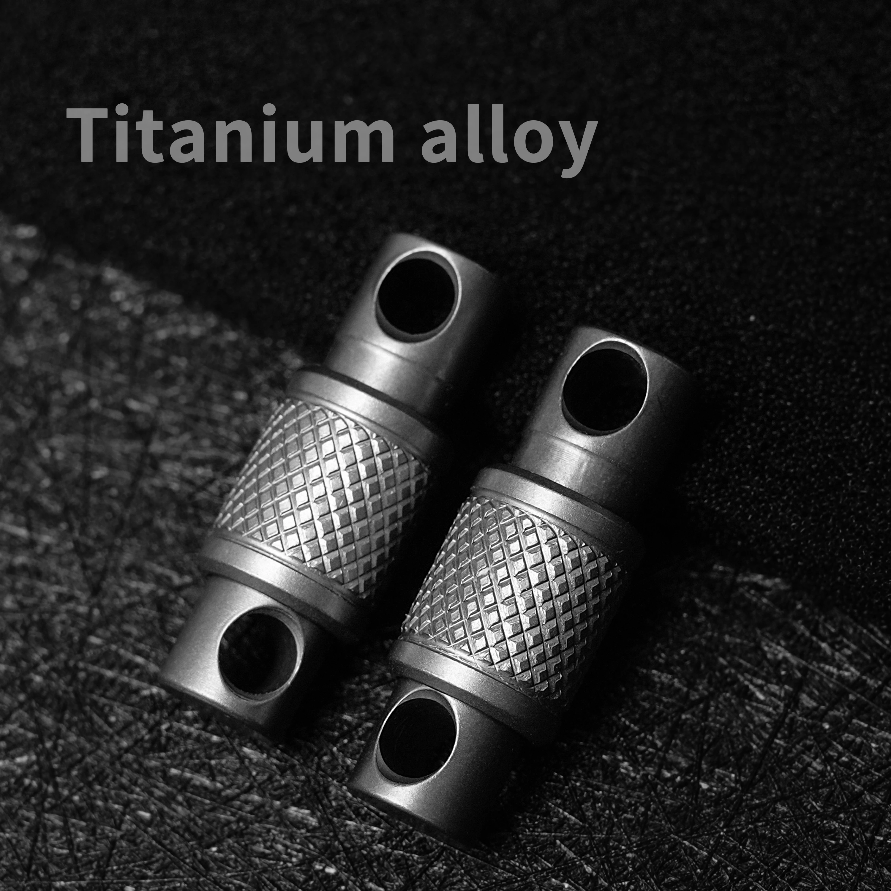 Imagem -02 - Titanium Alloy Quick Pull Keychain Giratório Destacável Ferramentas ao ar Livre Edc Prático Duplo Chaveiros Acessório de Metal