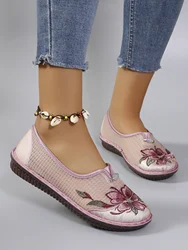 Spring New Women's Casual Sports Shoes Comfortable, Breathable, Lightweight, Wear resistant Lazy Shoes One Step Flat Shoes