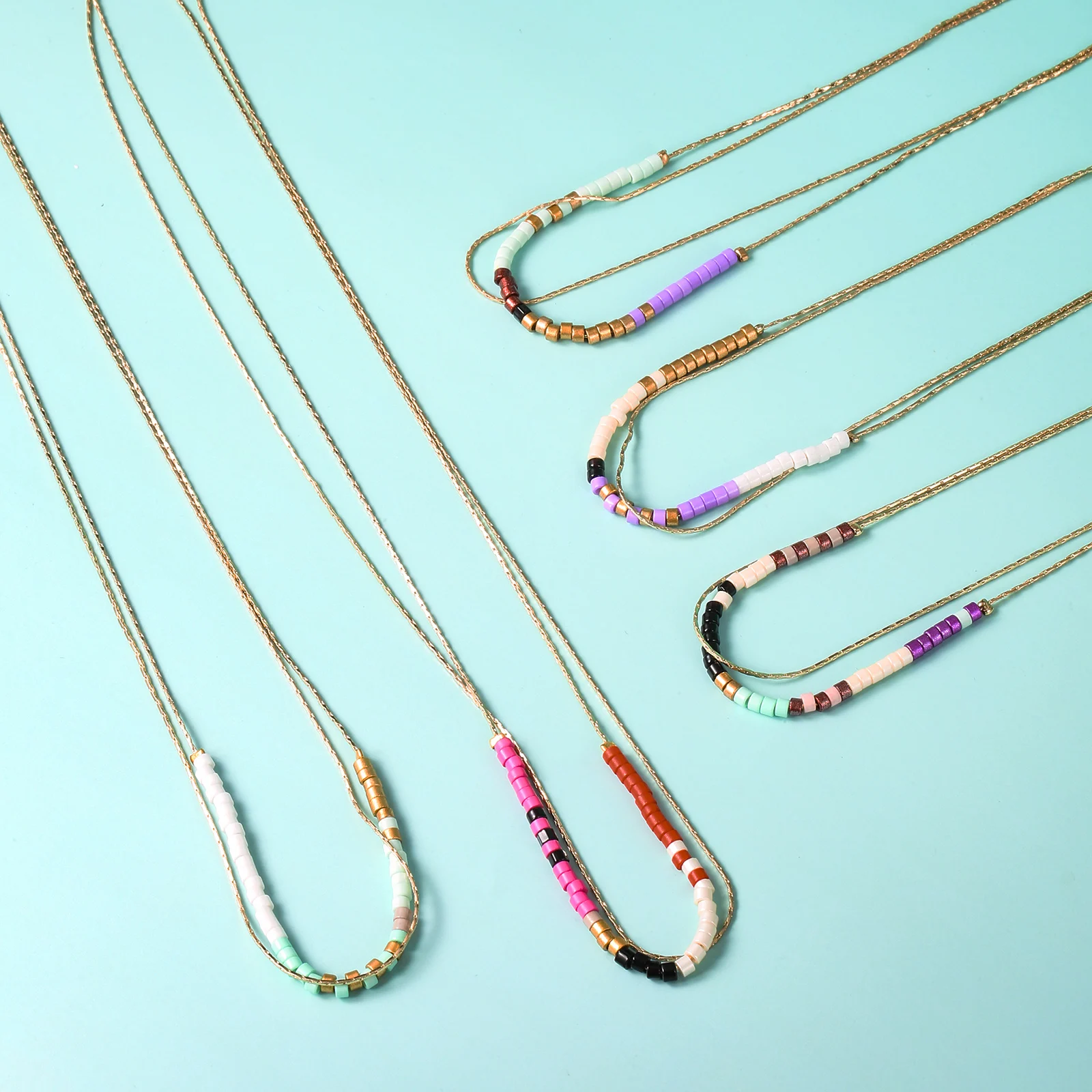 Boho-Stil Glasperlen-Halskette mit Dünner Goldener Kette, Verstellbarer Choker für Tägliches Tragen