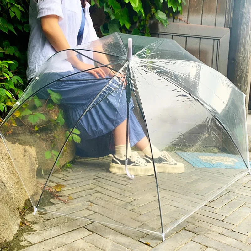 Mehrfarbiger Transparenter PVC-Regenschirm mit Langem Griff Rutschfester Griff Stilvoller Hochzeitsschirm für Klare Sicht und Gute Sichtbarkeit