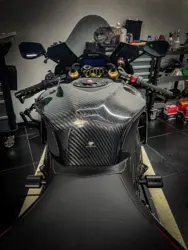 Carbon Tank Extender/Tank Shroud / Cover Fit For Aprilia RSV4 Motorcycle Tank Protector