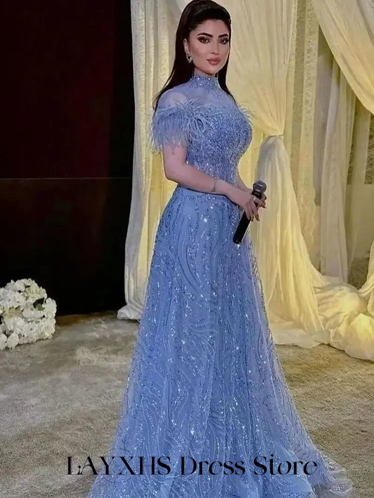 فساتين سهرة رسمية رائعة من LAYXHS باللون الأزرق المغبر ورقبة عالية من الدانتيل والترتر والريش على شكل حرف a فساتين لحضور الحفلات الموسيقية مخصصة من Fستان Sherese