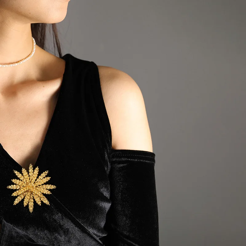 Vintage Matte Gold Multi-layer Wheat Ear Brooch, Retro High-end Sense, Coat Accessory, Women's Corsage view 2