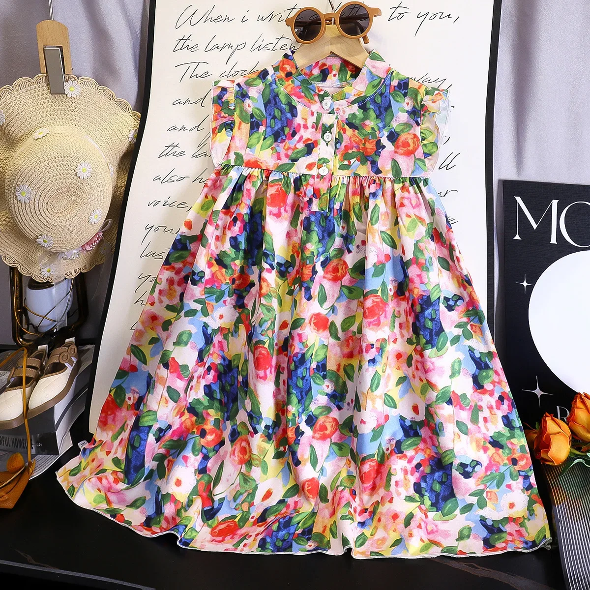 جديد 2025 فستان شاطئ صيفي رقيق للفتيات الصغيرات فستان بناتي جميل مطبوع عليه زهور وأكمام مرفرفة فساتين الأميرة على شكل حرف a فستان الشمس