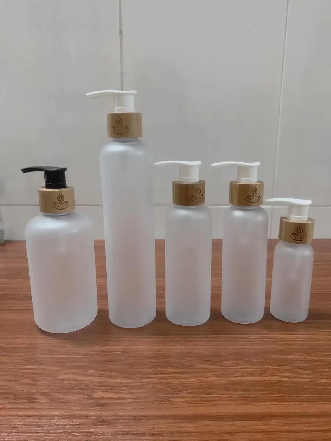 

hot salereacycle Refillable Mini Perfume Spray Bottle Empty Cosmetic Containers Plastic Atomizer Portable Travel Perfume Bottles