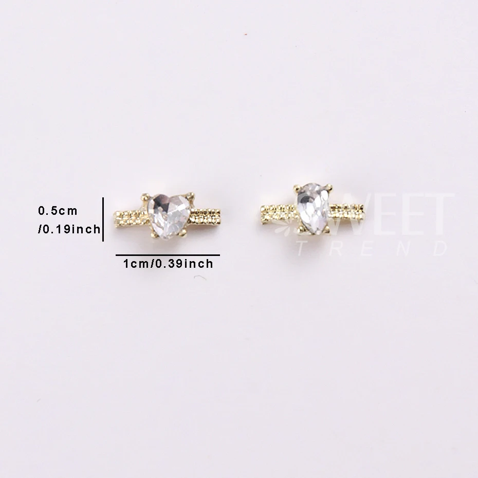 20 個混合リングメタルネイルアート装飾チャーム装飾品シャイニングゴールデンラブハートラインストーンネイルアクセサリージュエリーパーツ