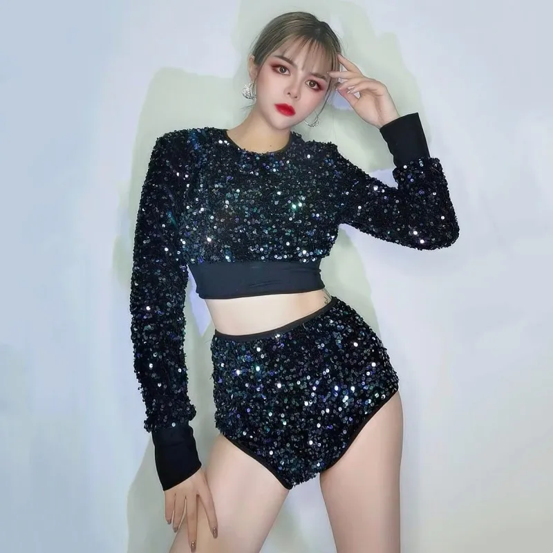 

Bar Nightclub Women Dancer Team Gogo Stage Performance Costume Red Shiny Sequins Tops Shorts 2 Piece Sexy Party Show Rave Outfit