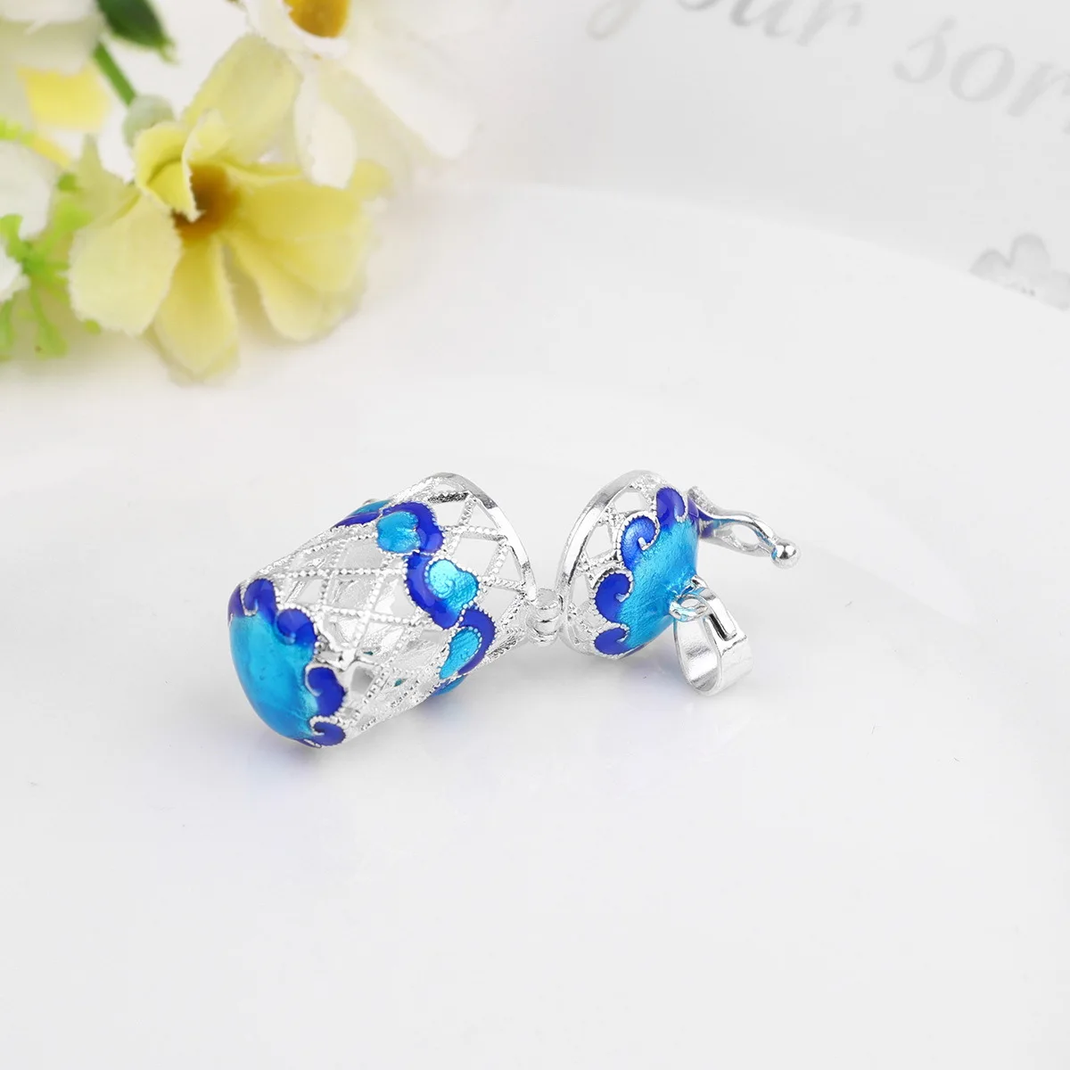 

Copper Hollow Out Colorful Column Aromatherapy Pendant Solid Holder Perfume Case DIY Necklace Hanging Diffuser