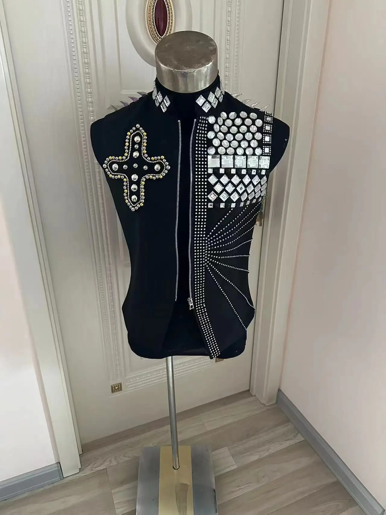 

New Men's Stage Performance Vest Handmade Crystal Sequins Rivets Slim Coat Bar Club Male Singer Dancer Dance Wear