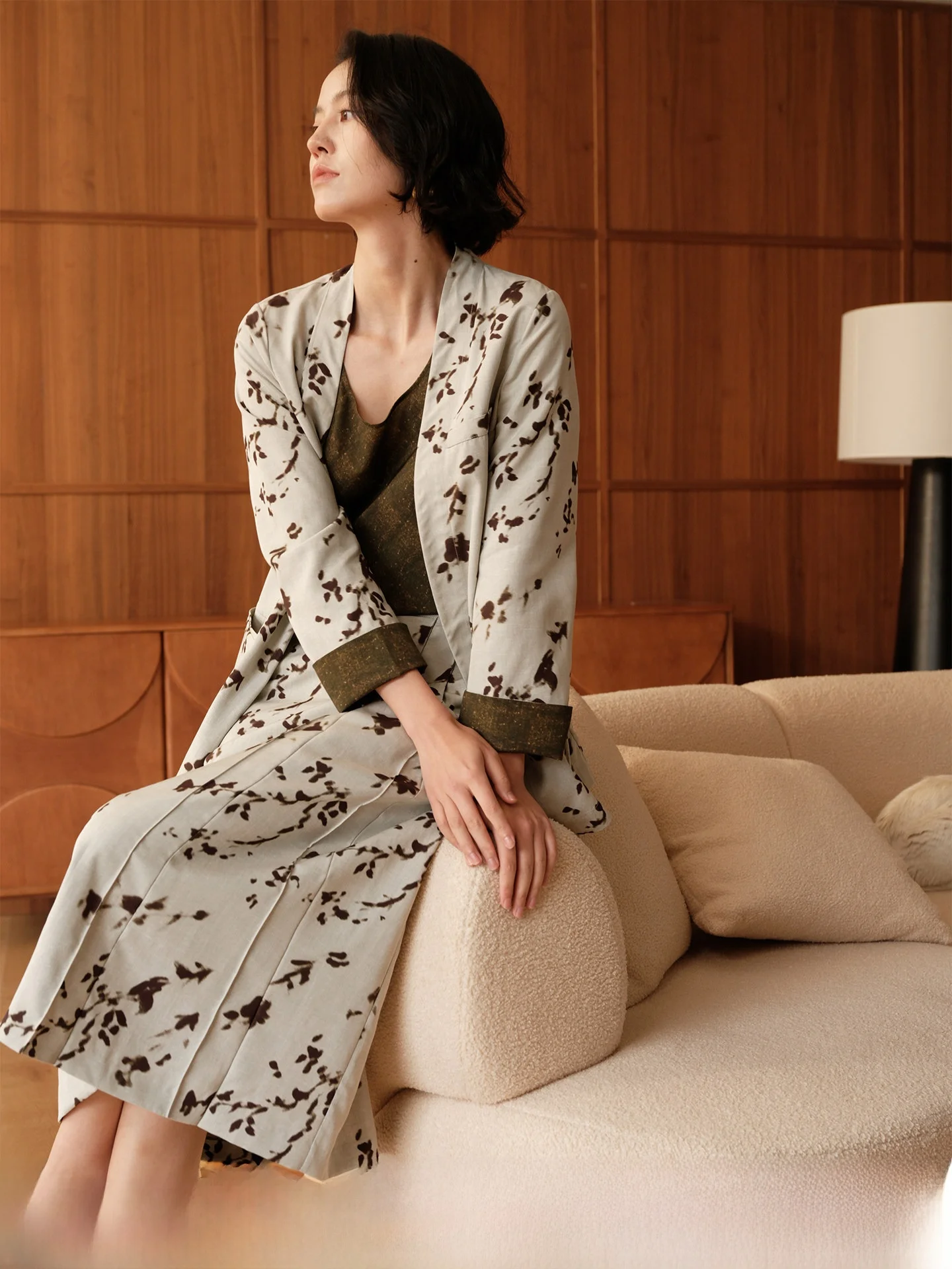 

Chimei Rihai New Chinese Style Double-Sided Print Two-Way Wear Flip-Sleeve Suit U-Neck Vest Face Skirt Fashion Set for ...
