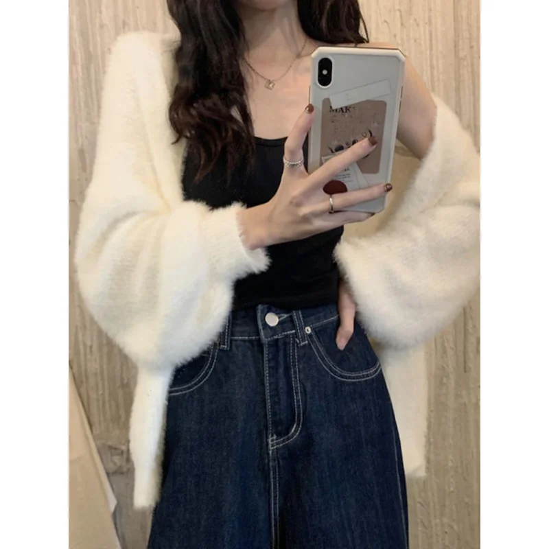 

Spring and Autumn Imitation Mink Velvet White Knitted Cardigan for Women, Lazy Style, Sweet Korean Design, Niche Sweater Coat fo