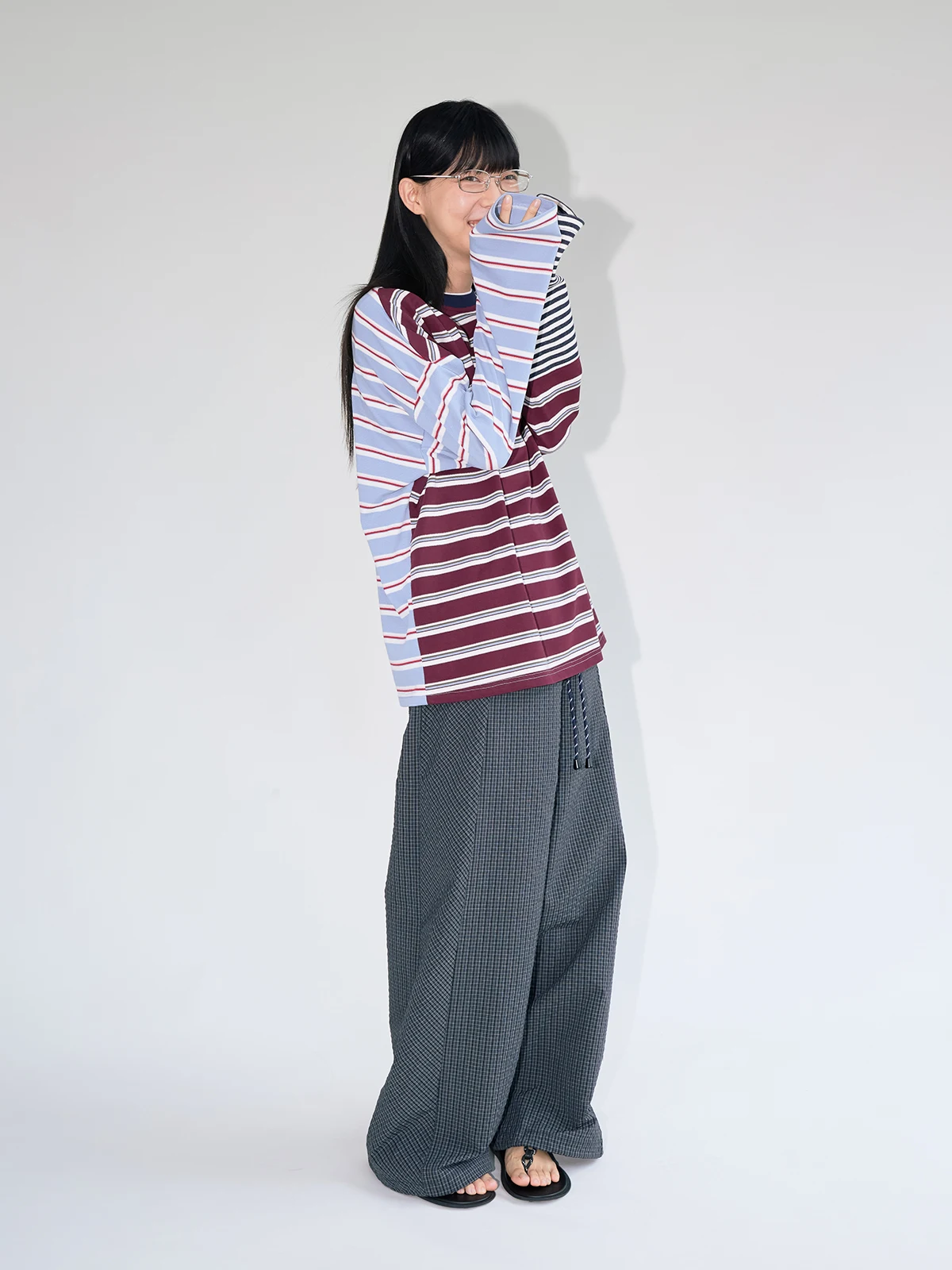 

Женская футболка Studiotill8 с цветными полосками, длинный рукав, свободный крой, повседневный стиль, осенняя коллекция, для колледжа