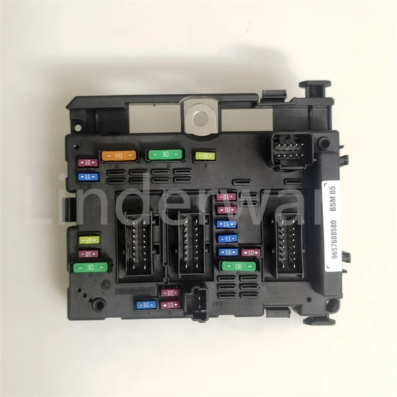 

ENGINE FUSE BOX 6500Y1 6500 Y1 6500.Y1 9657608580 BSM B5 For Peugeot 206 307 For Citroen c2 c5