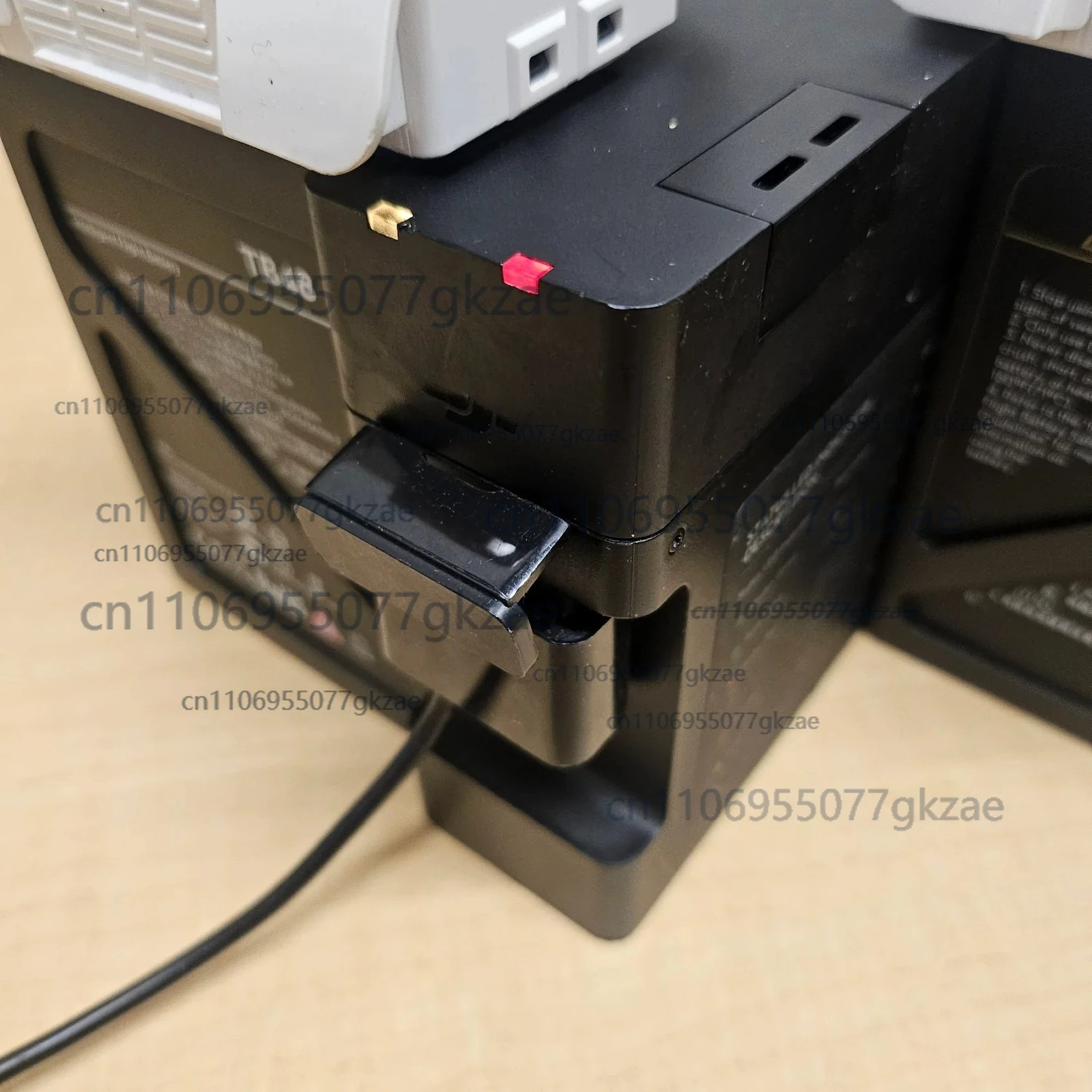 

Used OEM for DJI Phantom 3 / Inspire 1 Battery Charging Hub (pre-owned)