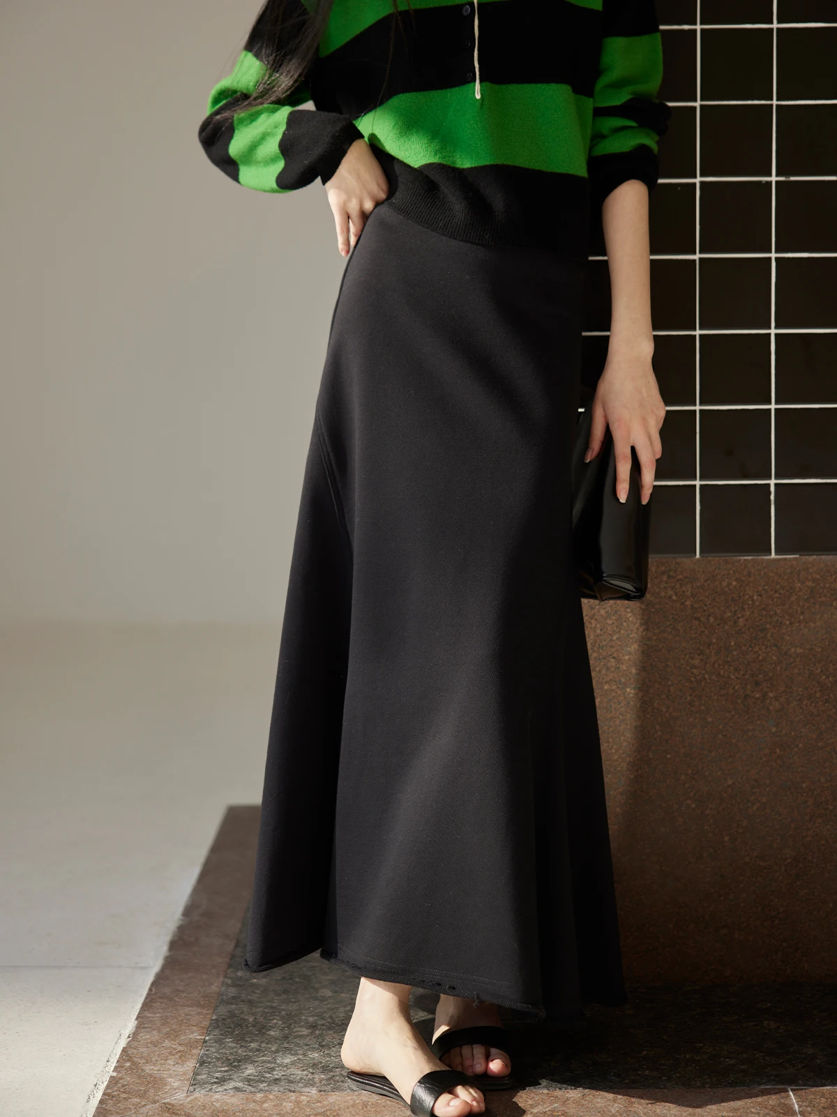 Moofeel High Waist Knitted Long Skirt Black Fish Tail Hemline Casual Early Spring Fashion Commute Style Cotton 100% X-Shape