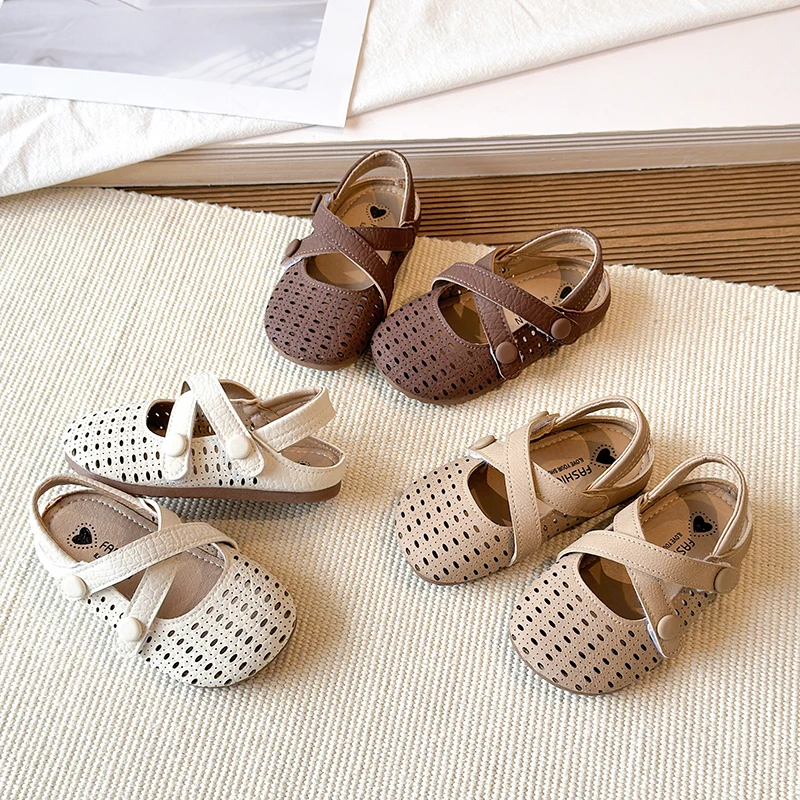 Girls' 2026 Hollow Breathable Korean Style Princess Sandals Lightweight Anti-Slip Children's Shoes for Comfortable Wear
