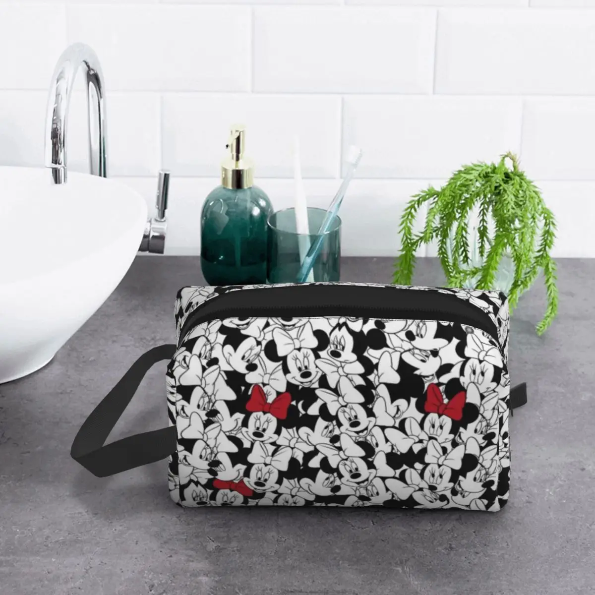 Custom Fashion Minnie Mouse Cosmetic Bag Women Fashion Big Capacity Makeup Case Beauty Storage Toiletry Bags