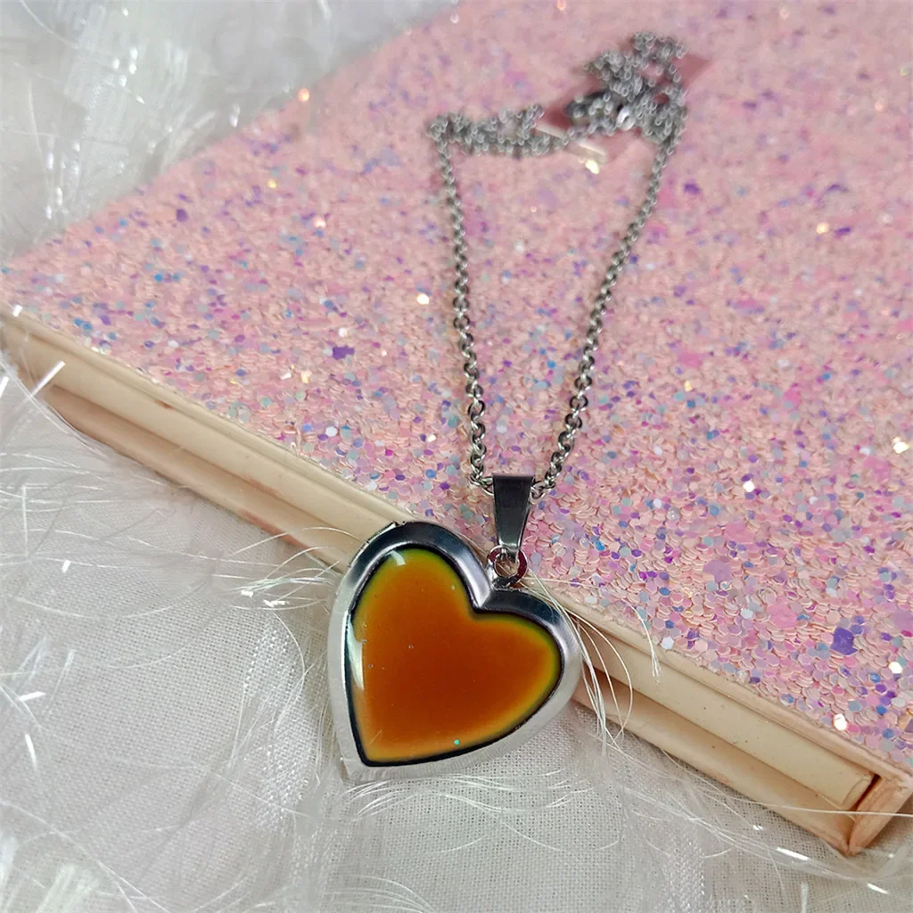 Emotional Temperature Color Changing Heart Pendant Necklace for Women Romantic Design LOVE Charm Necklace Jewelry