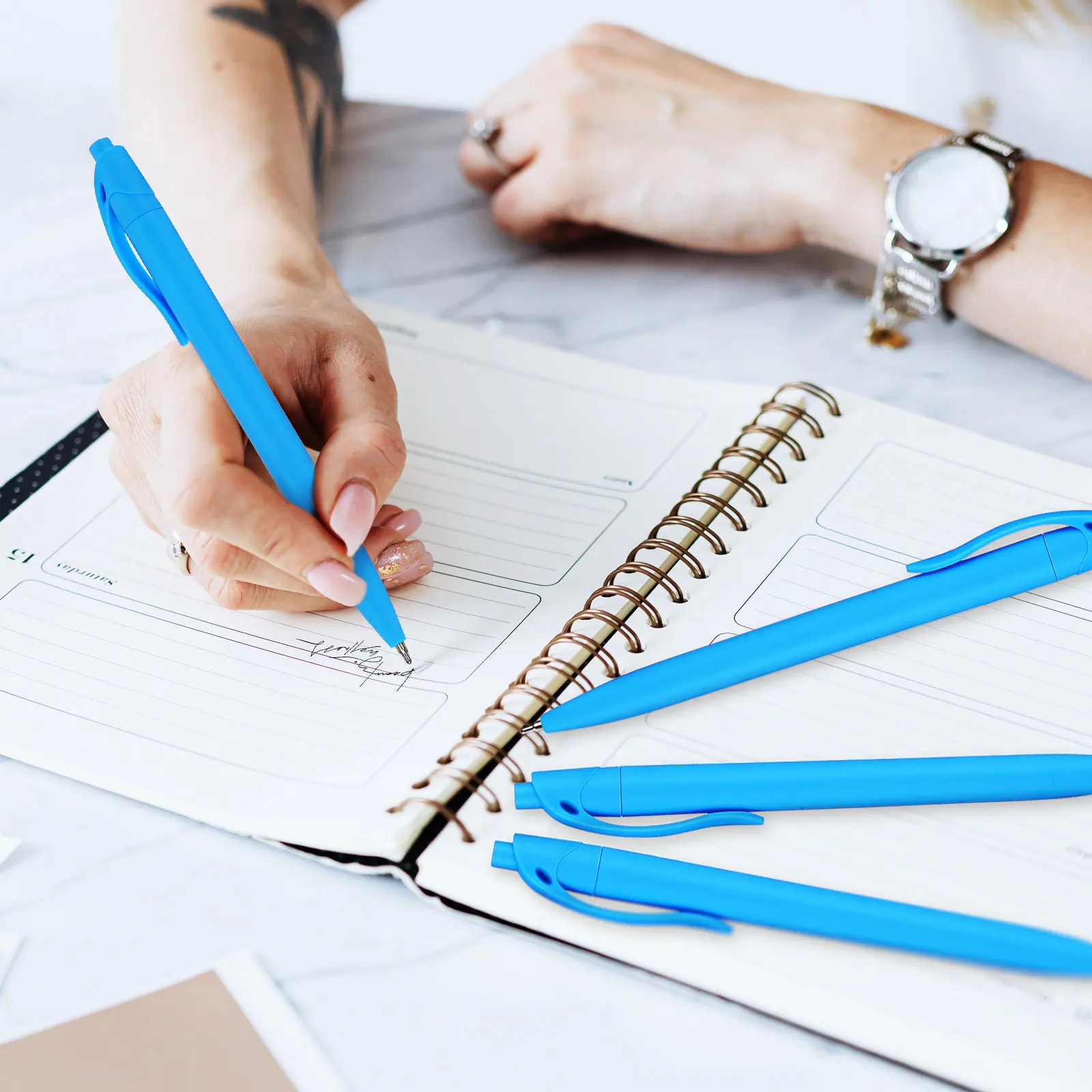 

30Pcs Stylish Retractable Ballpoint Pens Smooth Writing Fine Tip Business Office School Supply Bulk Pens for Gifts