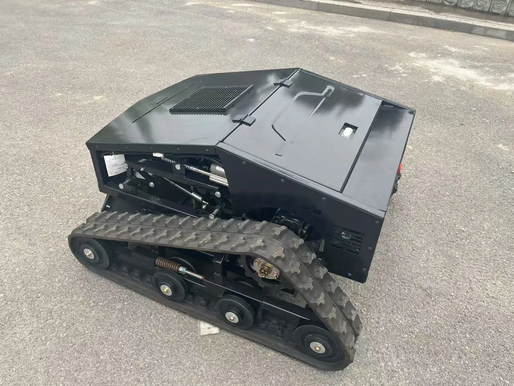 맞춤형 중국산 경제적인 가정용 원격 제어 잔디 깎이 기계 (EPA 및 EU 5 기준 준수)