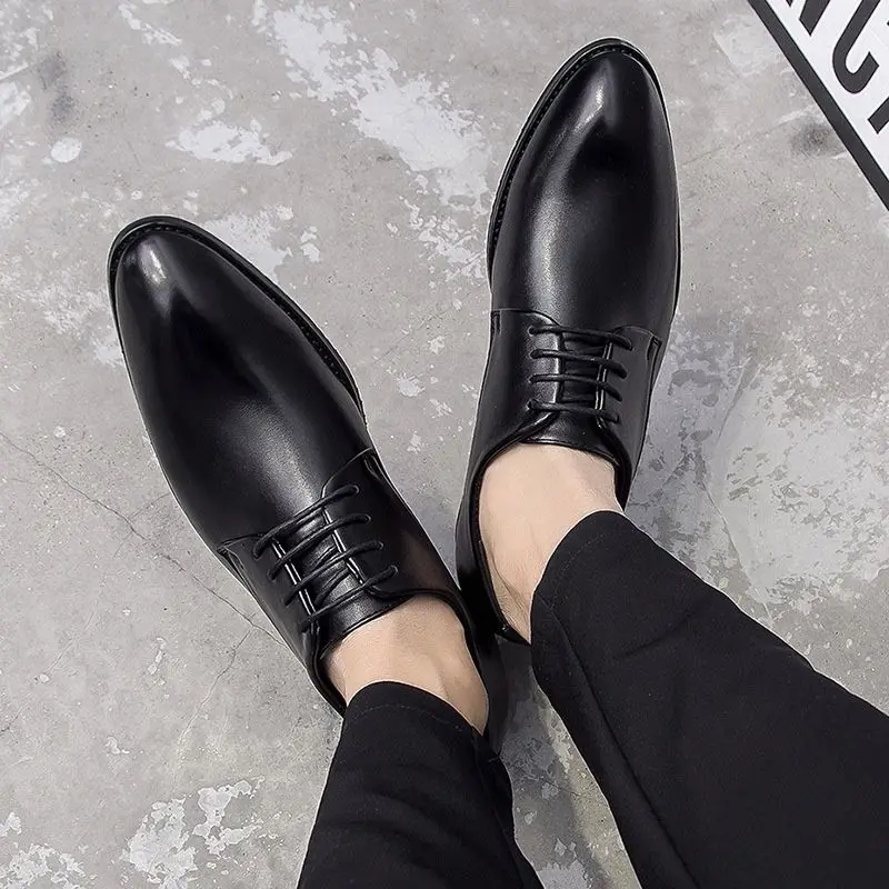 

Черная социальная обувь на шнуровке с острым носком, мужская весенне-осенняя дешевая распродажа, джентльменская обувь в стиле 2025 года, роскошная мужская официальная обувь