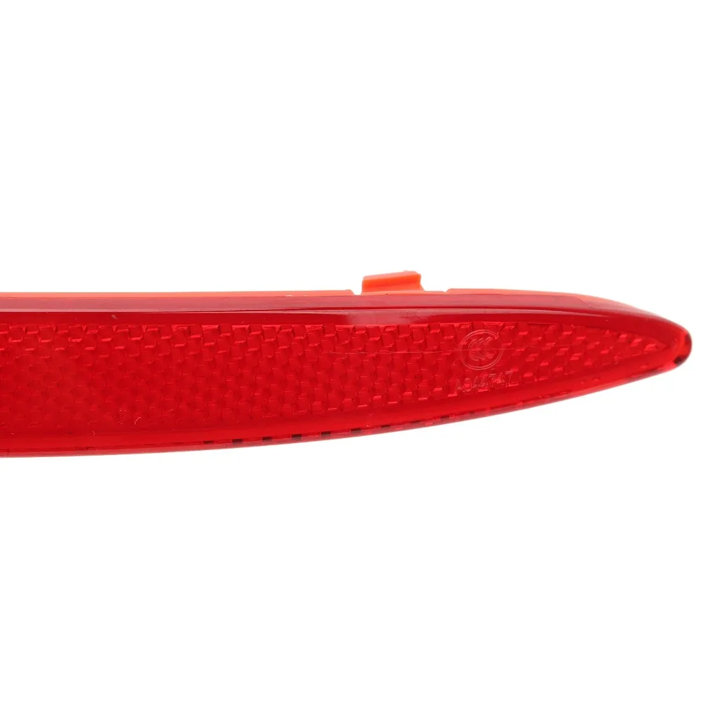 2PCS Red Rear Bumper Reflector ABS Left 1Z0945105A , Right 1Z0945106A Bumper Reflector Bumper Reflector Set