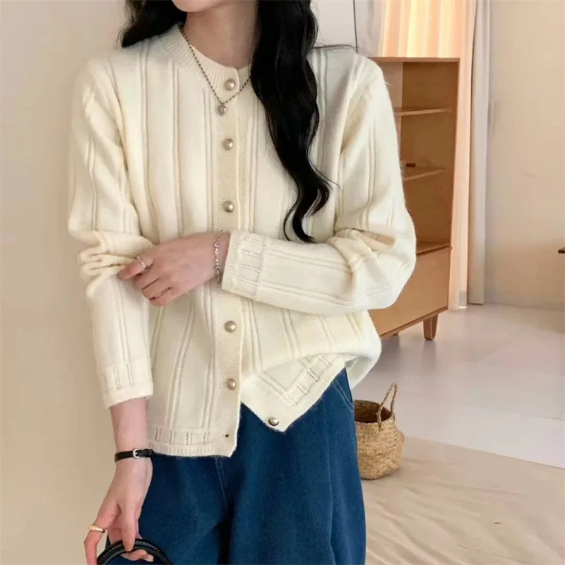 Knitted Cardigan Women's Autumn and Winter New Gentle Wind Solid Color Small Gold Buckle Joker Soft Waxy Twist Sweater Coat