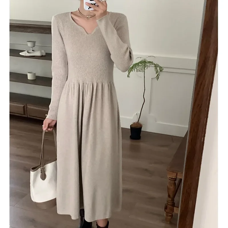 Casual Women's V-neck Internet Famous Long Over The Knee Woolen Dress, 2024 Autumn and Winter New Loose Base Knitted Dress