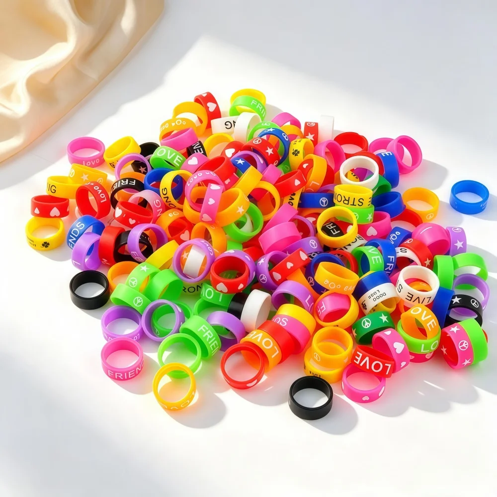 50/100Pcs/Lot Fashion Candy Color Luminous Flexible Silicone Rings For Men Women Letter Heart Mix Style Jewelry Night Party Gift