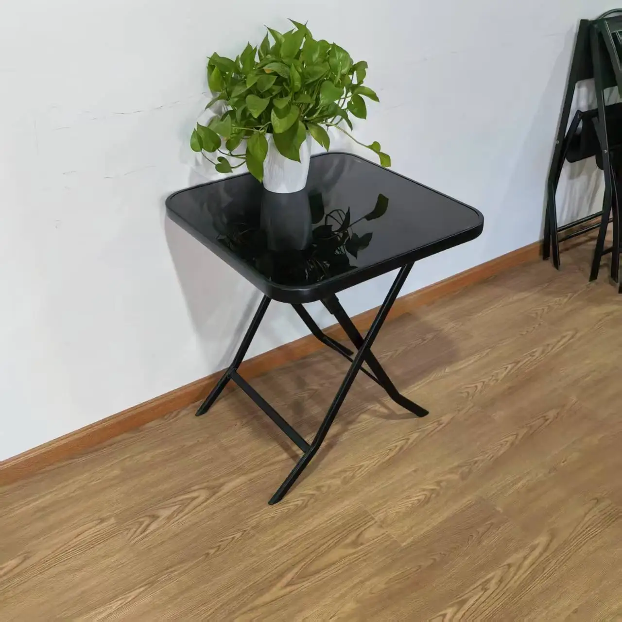 

Hot Selling Black Dia 60 cm Folding Glass Table Used for Coffee Shop and Warehouse
