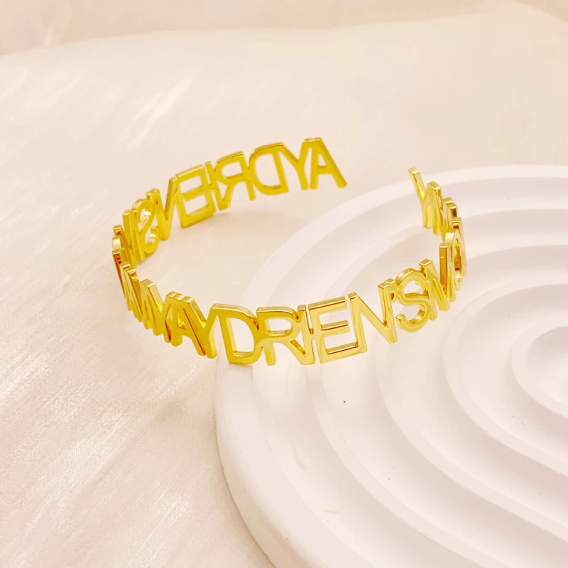 Bracelet avec nom personnalisé pour femmes, en acier inoxydable, avec lettres larges, bijoux cadeau pour mère et enfant