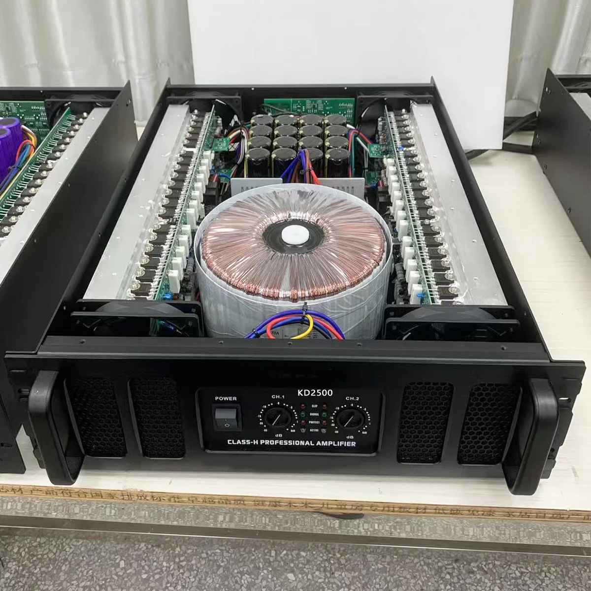 2pcs Class H 2000W Professional 2-Channel Active 8 Ohm Metal AC Powered Amplifier for Outdoor Stage Concerts and Parties