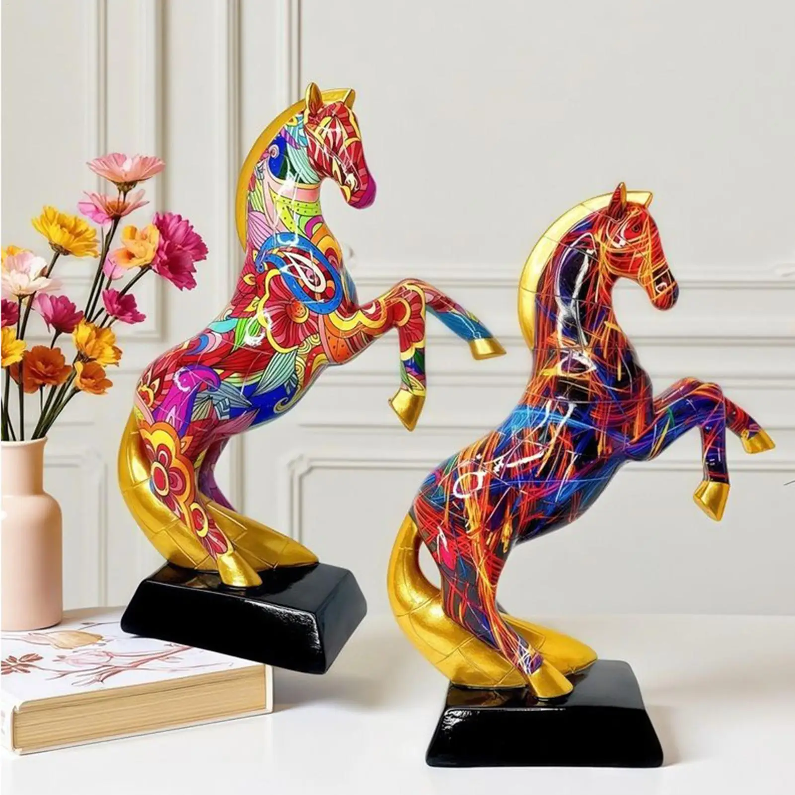 Horse Figurine Resin Graffiti Animal Sculpture Decorative Animal Horse Ornament For Living Room Bedroom Table Shelf Lockers