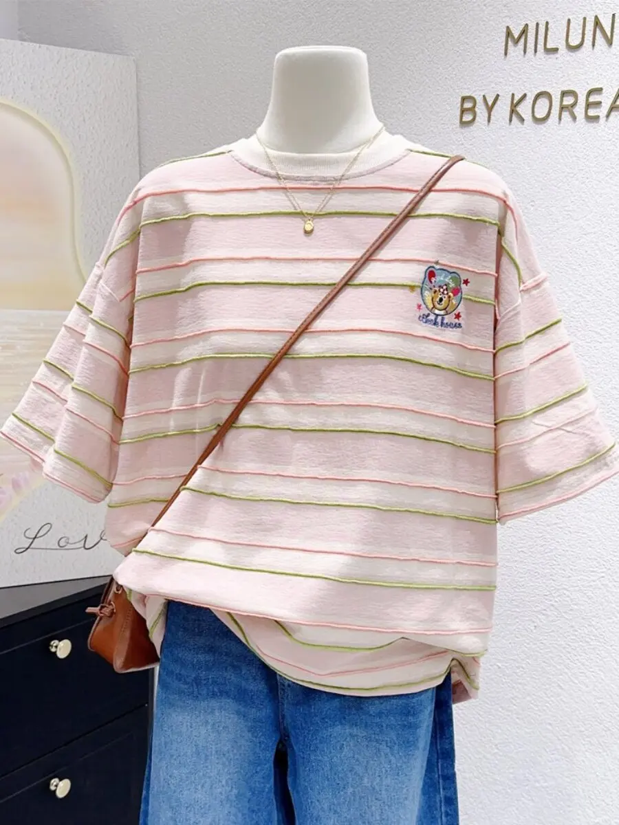 

Новая женская летняя футболка оверсайз в корейском стиле с милым медведем, полосатая, молодежная, для повседневной носки