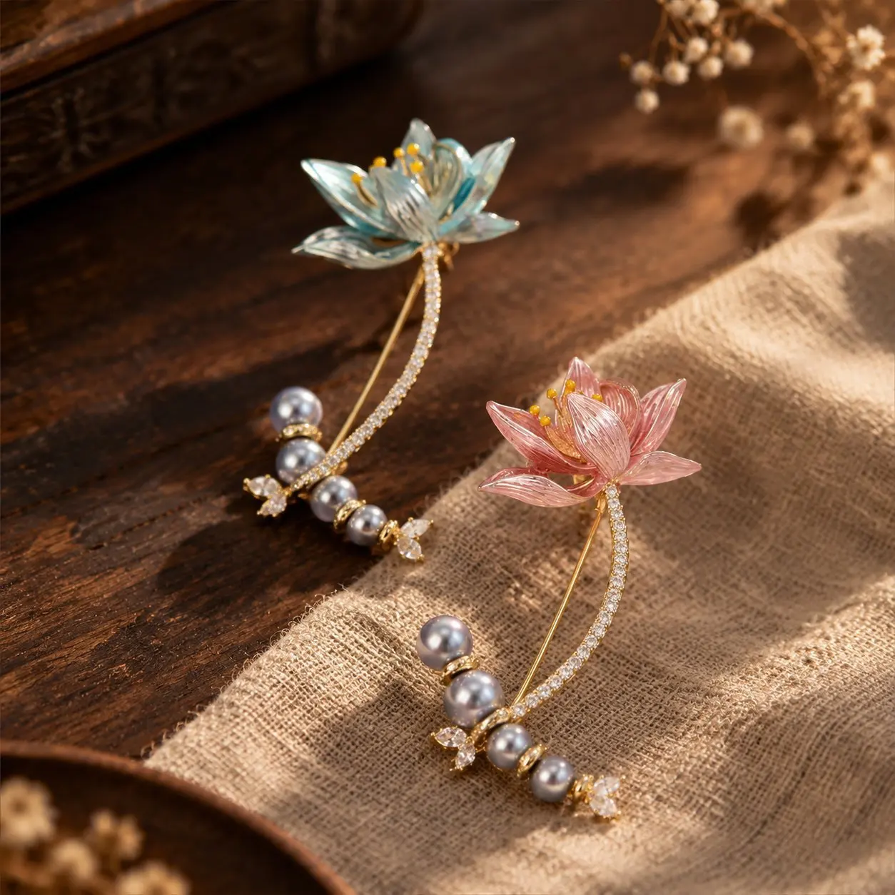 Cross border new lotus brooch, lotus water lily brooch, new Chinese pearl chest flower suit cheongsam accessory