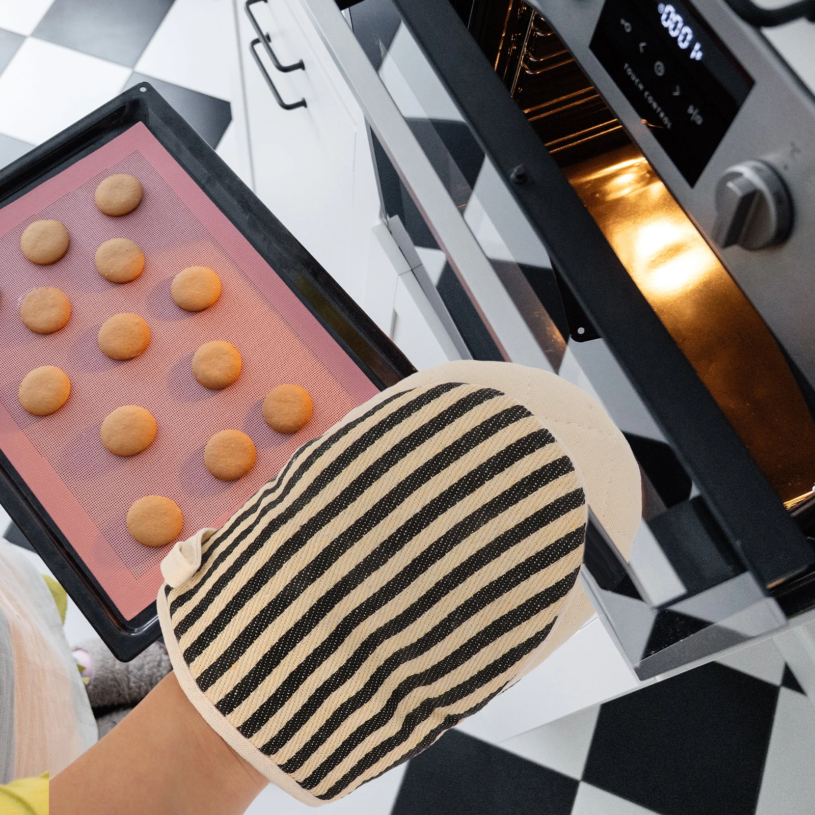 

Insulation Gloves Funny Oven Mitts Cute Kitchen Accessories Baking Cooking Heat Resistant Gadgets Insulated Gloves/Baking