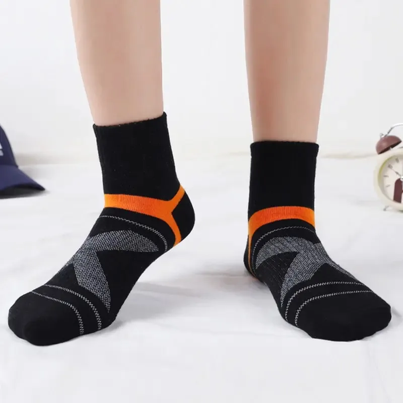 5 أزواج من الجوارب القطنية للرجال باللون الأسود للمشي لمسافات طويلة في الهواء الطلق والرياضات الدافئة مناسبة لامتصاص العرق والجوارب القابلة للتنفس #1