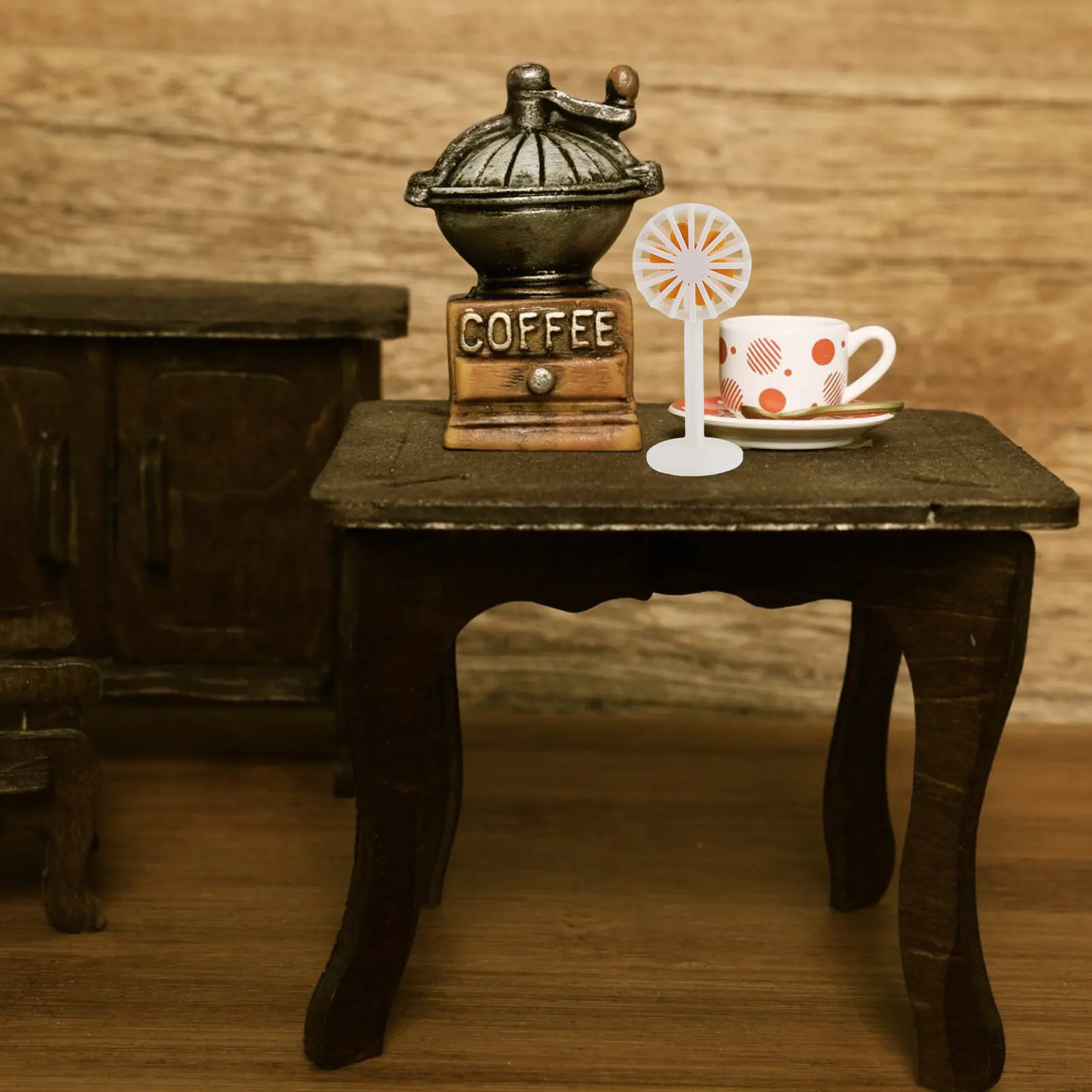 

2Pcs Vintage Mini Fan Dollhouse Stand Table Fan Micro Landscape Decoration Accessories for Miniature Furniture Dollhouse Setup