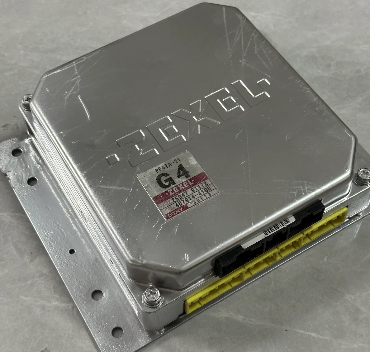 

ДЛЯ UD CWB450 PF6TA-21 PF6T PF6 ECU ECM G4 25947-91172 407914-4100
