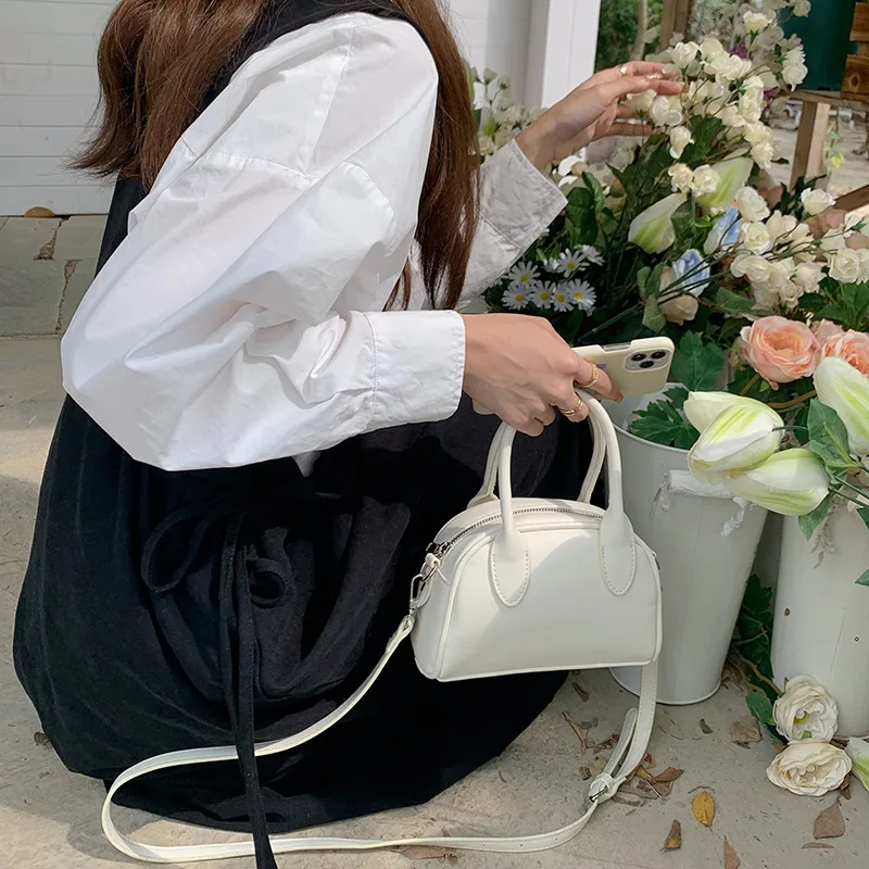 

TRSYPHXM new Korean new 2024 niche design Boston bag women's simple and versatile handbag crossbody small square bag