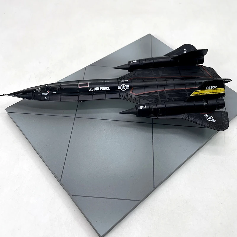 Diecast 1:144 Scale US SR-71 Blackbird Reconnaissance Aircraft Simulation Alloy Fighter Model Toy Airplane For Collectible Gift