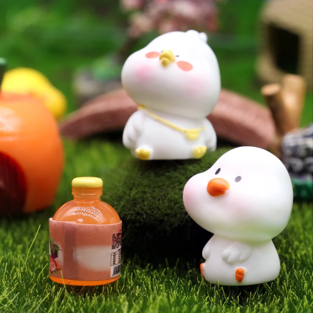 Resin Crafts Fine Workmanship Chick Modeling Resin White Home Decor Cute Chicken Animal Vivid Expression Hand-painted